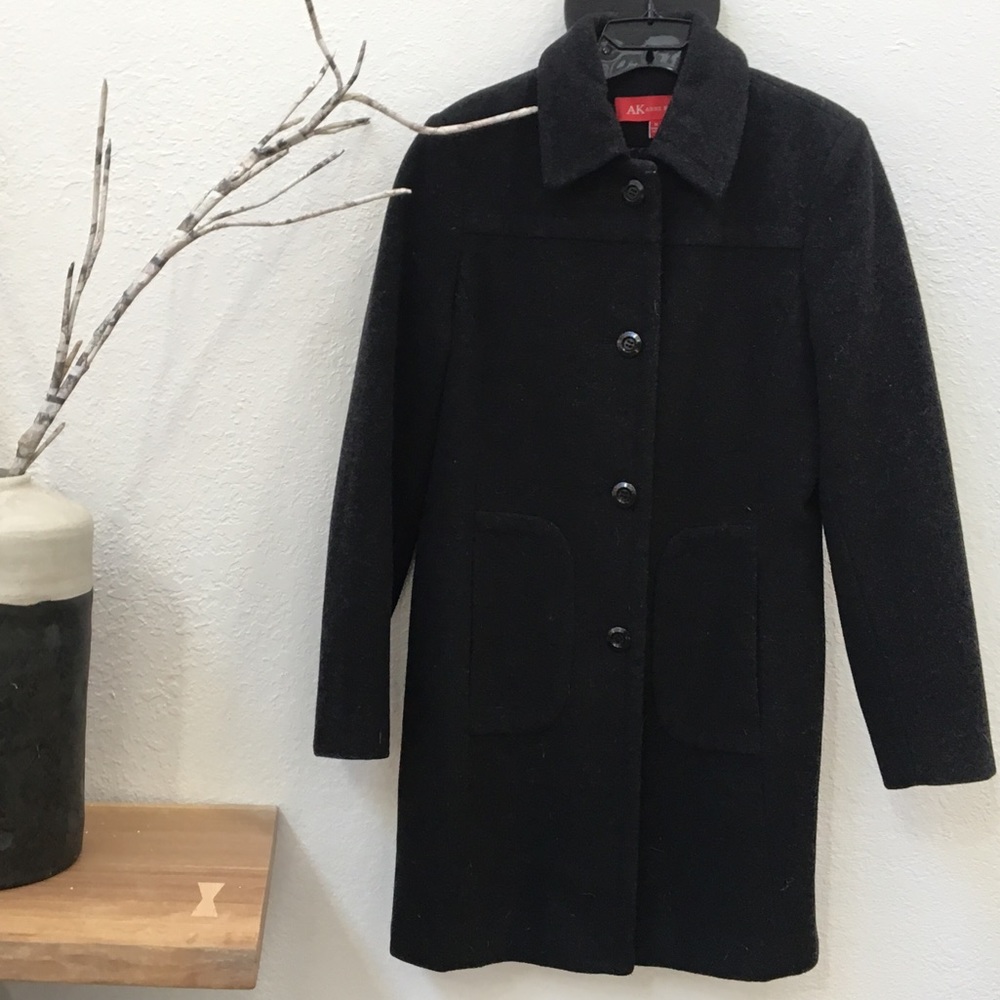 Fully lined very dark charcoal black wool jacket